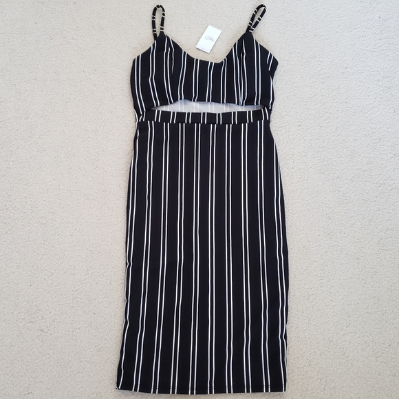 Cutout Dress - Picture 3 of 3